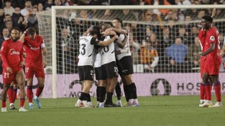 El Valencia de Corberán da mucha Guerra y deja atrás al Sevilla