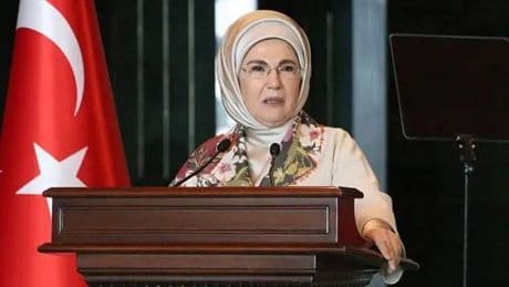 Emine Erdoğan'dan Dünya Ebeler Günü mesajı