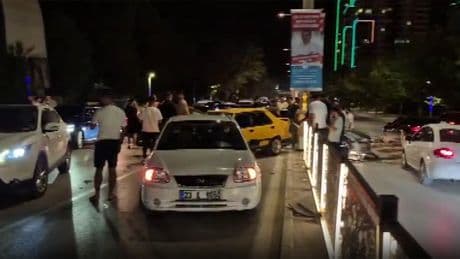 7 araç birbirine girdi, ortalık savaş alanına döndü