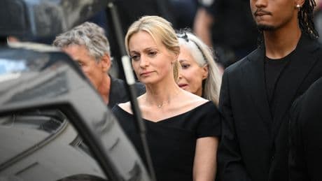 Audrey Crespo-Mara et les deux ex-épouses de Thierry Ardisson réunies pour ses obsèques, comme il l’avait espéré