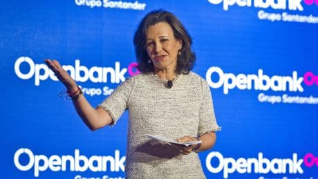 Santander diseña un bonus para retener a empleados con talento tecnológico