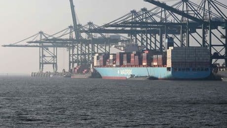 Duizenden liters olie stromen in Belgisch kanaal, mogelijk gevaar voor drinkwater