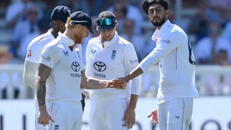 ‘Get a grip’ – Sky Sports commentator launches scathing attack on umpires during England Test against India