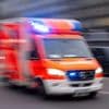 21-Jährige kommt ins Krankenhaus: Autofahrerin und Polizist bei Unfall in Berlin-Dahlem verletzt