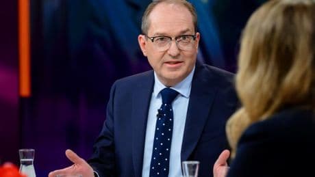 Als es um die Zusammenarbeit mit der Linken geht, flieht Dobrindt in verklausulierte Erzählungen