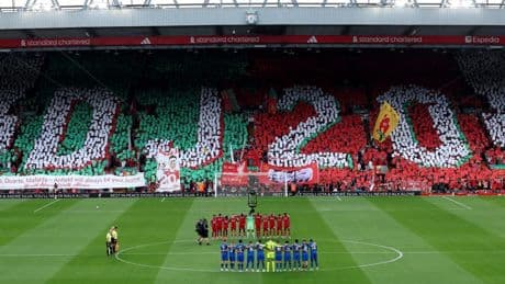 La Premier empieza con un 'You'll Never Walk Alone' en memoria de Diogo Jota