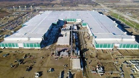 Panasonic inicia la producción de baterías para coches eléctricos en su fábrica construida por ACS en Kansas