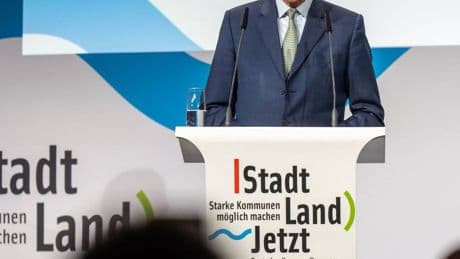 Migrationspolitik: Merz hält an Zurückweisung Asylsuchender fest