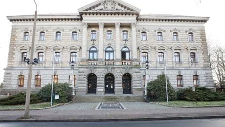 Bedrohungslage: Mann droht Mitarbeitern in Landratsamt mit Sprengstoff