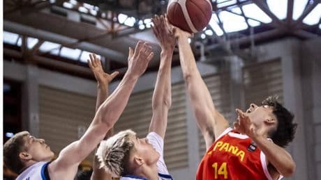 España muestra su mejor versión para meterse en cuartos
