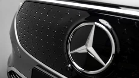 Eigene Autos zu teuer: Autobauer lässt Mitarbeiter jetzt auch Konkurrenz fahren