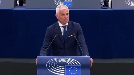 « J’ai à lutter contre le déni des climatosceptiques » : le discours fort de ce député européen et ancien sapeur-pompier