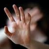 Mutmaßlicher Täter in Polizeigewahrsam: Mann soll Jugendliche ins Gebüsch gezerrt und sexuell belästigt haben