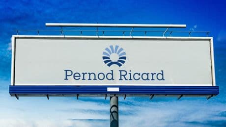 Pernod Ricard : avec son plan « Tomorrow 2 », le groupe voudrait supprimer 17 % des effectifs de son siège