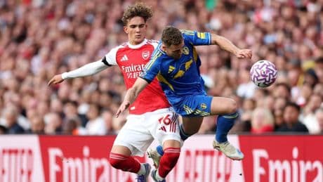 Con razón lo comparan con Lamine: ¡Debuta con 15 años con el Arsenal y fuerza un penalti!