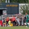 Feyenoorder Beelen loopt zware beenblessure op en wordt meteen geopereerd