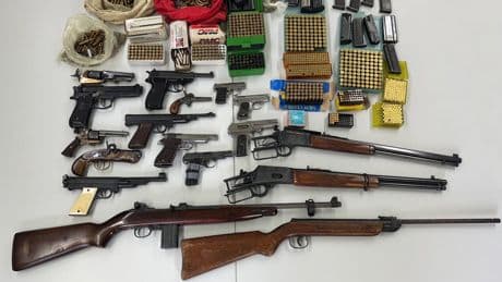 SEK-Einsatz im Ruhrgebiet - Polizei findet Waffen-Arsenal bei Clan-Razzia