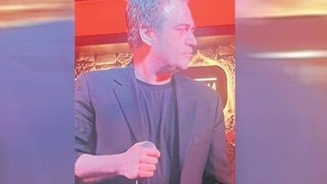 Fenomen şarkılarını seslendirdi