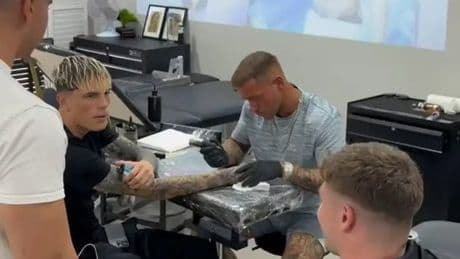 Man Utd fans see something they don’t like as Alejandro Garnacho gets a tattoo