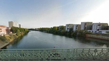 Seine-Saint-Denis: un bateau percute le pont de l'Île Saint-Denis, la circulation du tram T1 perturbée