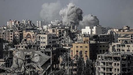 Hamas: "İsrail'in Gazze kentine saldırıları vahşilikte Nazileri geçti"