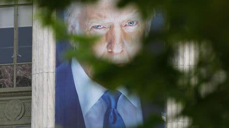 Angriff oder Zurückhaltung?: Trumps MAGA-Dilemma – wie die Iran-Entscheidung seine Basis spaltet