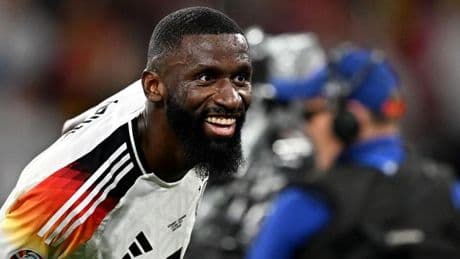 Hallenfußball: Antonio Rüdigers Team gewinnt Icon League vor 10.000 Fans