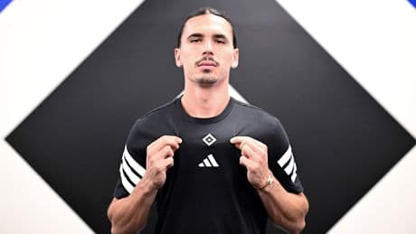 Hingucker für die Fans - Philippe zum HSV-Start auf dem Platz
