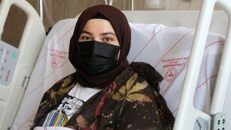 Komaya girdi, nakille hayata döndü: 24 yaşındaki genç kadının karaciğeri, zayıflamak için içtiği bitki çayları nedeniyle iflas etti