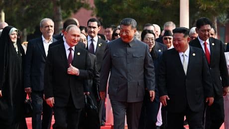 De marginado a aliado: Kim Jong Un ocupa su lugar junto a Xi Jinping y Vladimir Putin