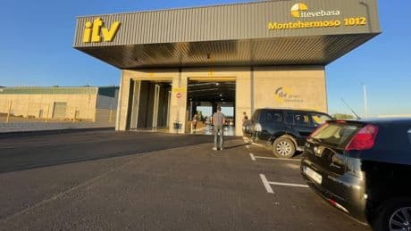 Vieja, sin mantener y sin ITV. Una de cada cuatro motos en España es un desastre para la seguridad vial