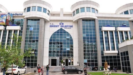 Edremit Belediyesi’ne kaçak yapı operasyonu