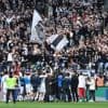 « C’était le feu dans la tribune » : à Nantes, les supporters d’Angers SCO ont porté leurs joueurs