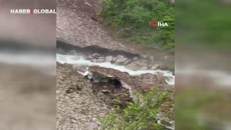 Galer Düzü Yaylası’nda kar kütlesi çöktü: Bir kişi aranıyor