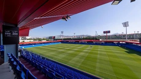 El Barça jugará contra el Valencia en el Johan Cruyff tras no cumplir con los plazos prometidos en el Camp Nou