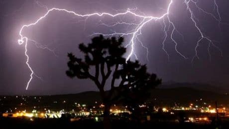 ABD'de şiddetli fırtına: 500 bin kişi elektriksiz kaldı