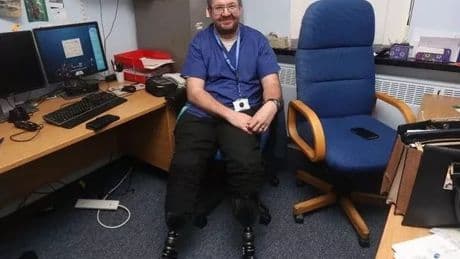 Surgeon Neil Hopper who had own legs amputated for sexual gratification jailed