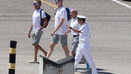 Felipe VI arranca sus vacaciones en Palma navegando con el Aifos en la Copa del Rey