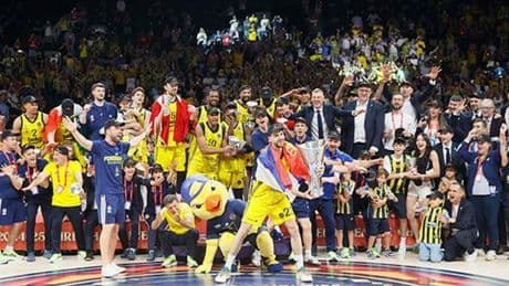 Fenerbahçe Beko'da iki ismin sözleşmesi yenilenmeyecek!