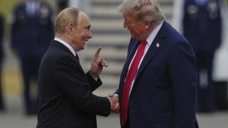 À Anchorage, l’ascendant de Vladimir Poutine face au bateau ivre de la diplomatie américaine