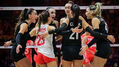 Filenin Sultanları, Dünya Şampiyonası'na galibiyetle başladı! İspanya'ya set vermediler