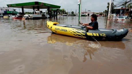 Mexique : des centaines d'habitants bloqués par des pluies torrentielles dans l'ouest du pays
