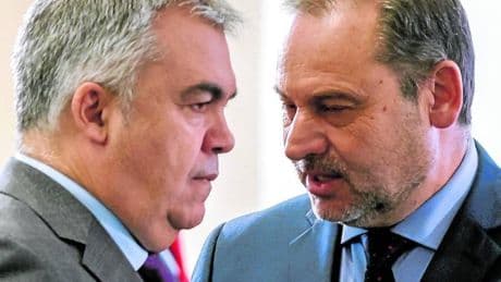 A Sánchez ya solo le queda Vox