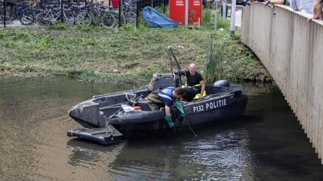Politie vindt mes in water bij COA-locatie waar verdachte van doden Lisa (17) verbleef
