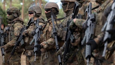 F.A.Z. Frühdenker: Soll die Bundeswehr Friedenstruppen in der Ukraine stationieren?