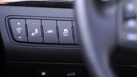 Onderzoek: door deze rijhulpsystemen rijdt men juist ónveiliger