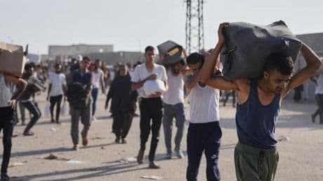 En direct, guerre à Gaza : l’ONU dénonce les images « déchirantes » de Palestiniens se ruant vers un centre de distribution d’aide dans le sud de l’enclave