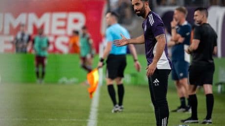 Ruben Amorim given unlikely boost to solve Man Utd issue after private transfer talks