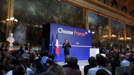 Macron veut supprimer le devoir de vigilance, au grand dam des ONG et entreprises à impact