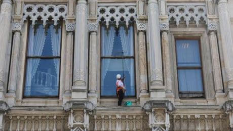 Trotz neuer russischer Angriffe – Ukrainische Delegation zu Gesprächen in Istanbul eingetroffen
